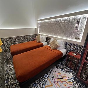 Habitación Estándar con 2 Camas Individuales